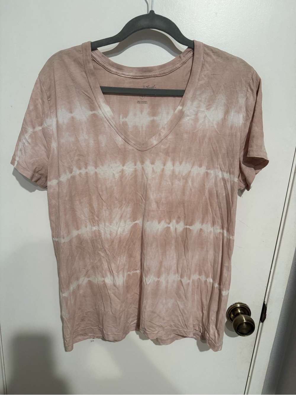 Universal Thread Women's Blush Tie-Dye V-Neck Tee